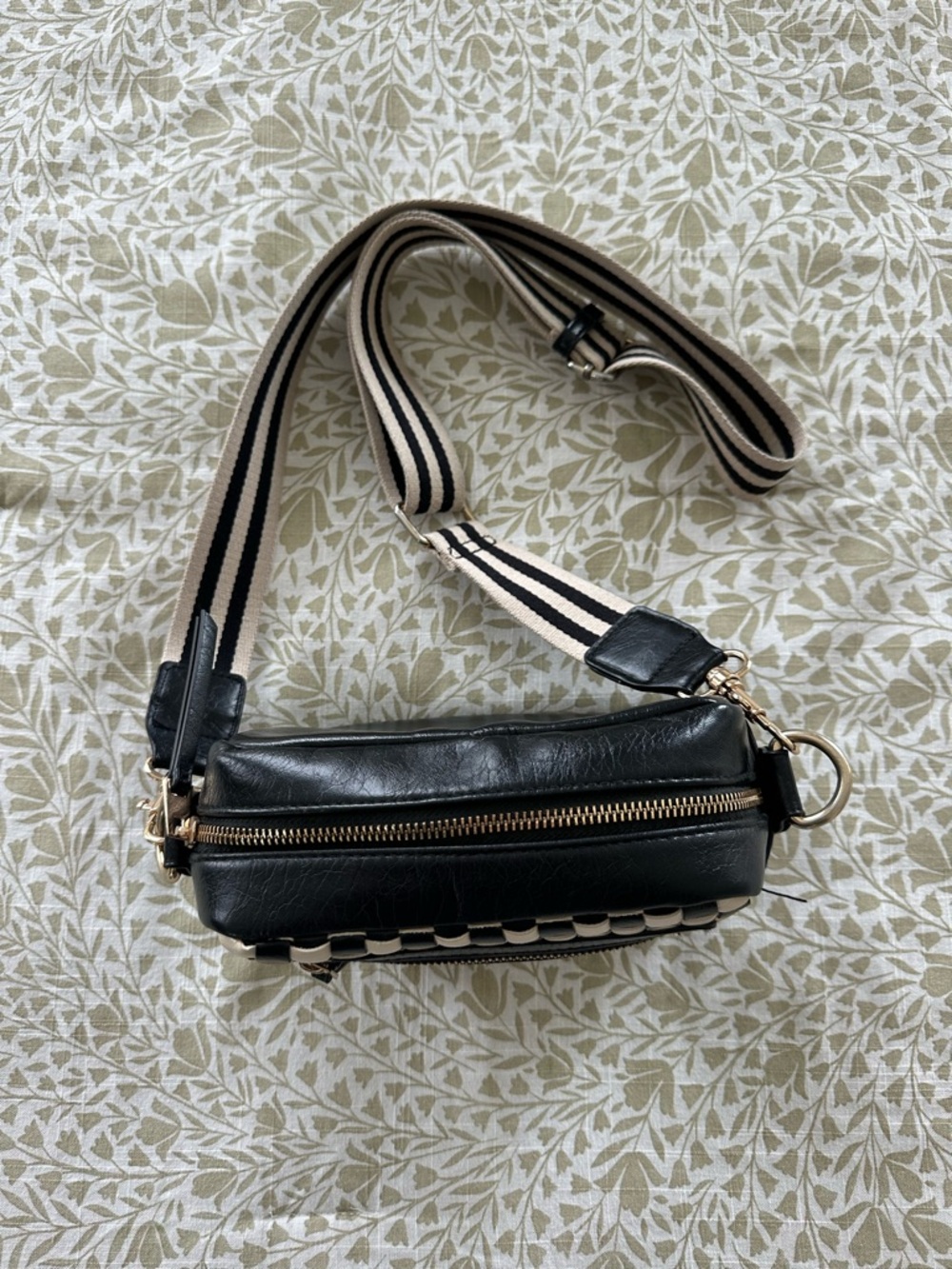 Universal Thread Bag - Picture 2 of 6